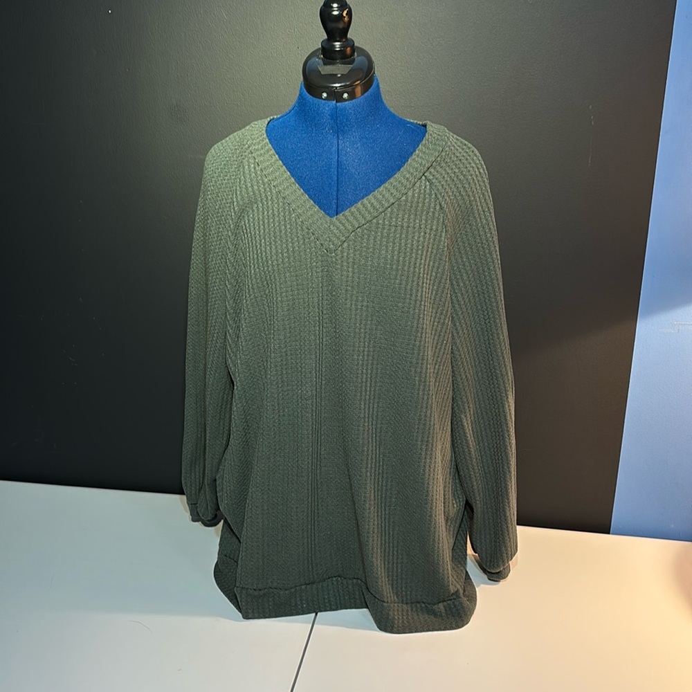 SHEIN Curve Lightweight V-neck Sweater